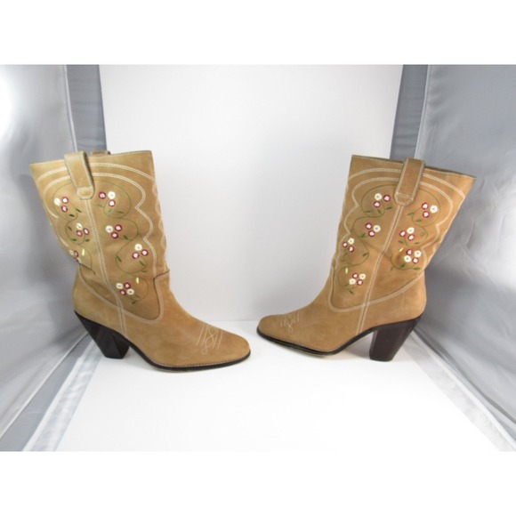 St John's Bay Boots Shoes - St John's Bay Boots Womens Size 8.5M Tan Western Floral Embroidered Leather